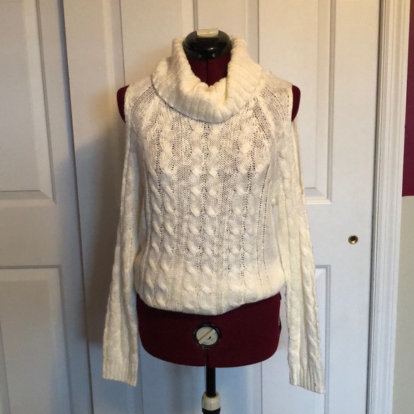 Onetheland Sweaters - Onetheland / Off-White Knit Sweater